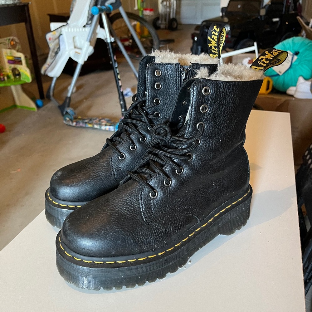 Doc marten platforms with fur